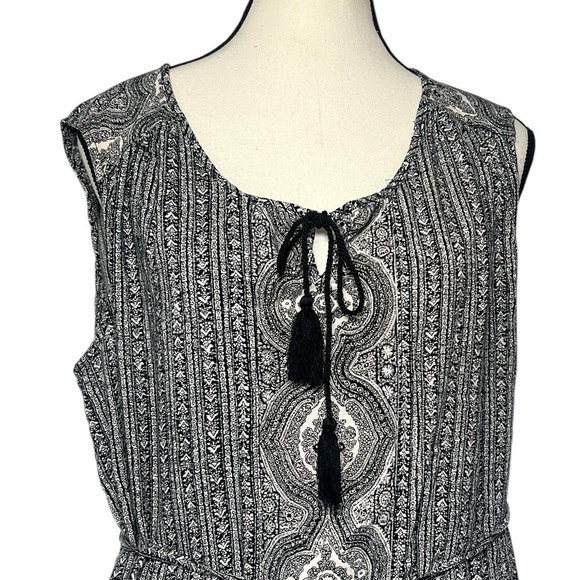 AVA and VIV women’s size 1x black and white patterned sleeveless dress - Picture 2 of 9